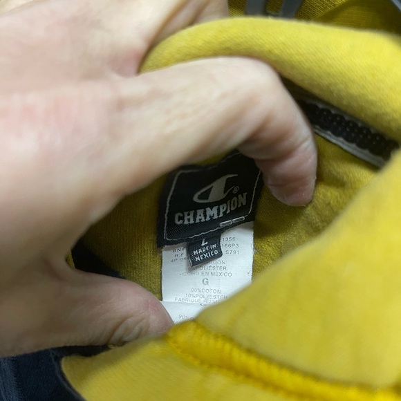 Vintage Caterpillar Champion Men's Navy and Yellow Hoodie - Picture 4 of 4